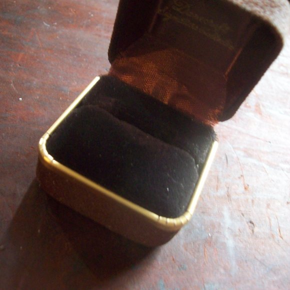 Vintage Ring Box / Brown /Gold Trim/Danecraft Signature Collection - Picture 3 of 5
